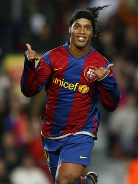 Featured image of post Best Ronaldinho Wallpapers Ronaldinho wallpapers football has become a cartoon hd pictures for you soccer fans have been brought together