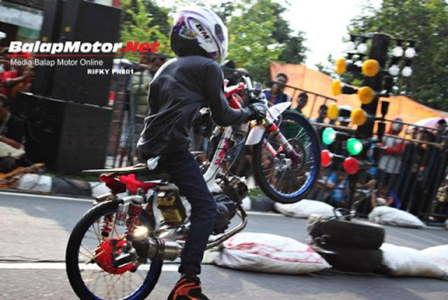 87 Koleksi Gambar Romantis Anak Road Race HD